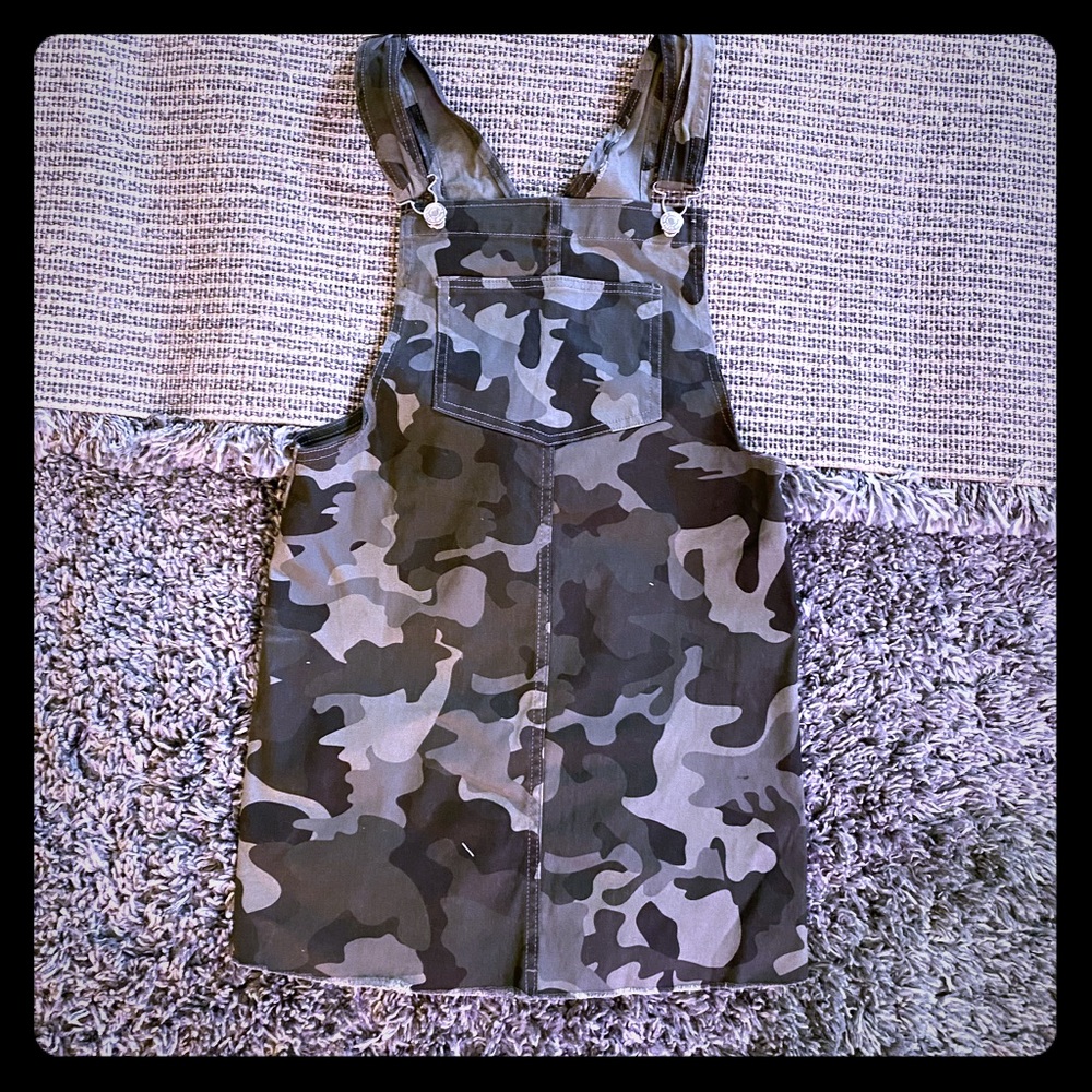 3/$25 Wild Fable camo print pinafore dress